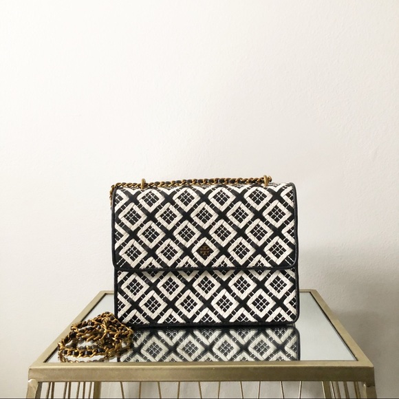 Tory Burch Robinson Woven Leather Shoulder Bag - Picture 11 of 11